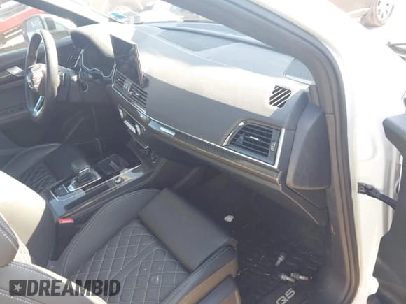 ✅ 2023 Audi SQ5 Sportback Premium Plus • VIN: WA124AFY3P2110694 • Лот: 42551929. Опубликован ранее на IAAI с пробегом 19 050 миль. Бесплатный доступ к архиву аукционных продаж из США и подробный отчёт об истории автомобиля на DreamBid. Изображение 5.