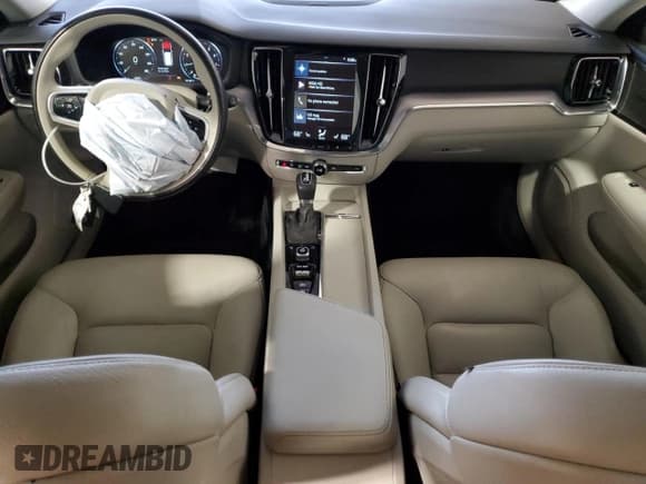 ✅ 2020 Volvo V60 Momentum • VIN: YV1102EK0L2398338 • Лот: 46629835. Опубликован ранее на Copart с пробегом 103 758 миль. Бесплатный доступ к архиву аукционных продаж из США и подробный отчёт об истории автомобиля на DreamBid. Изображение 8.