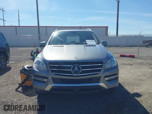 ✅ 2013 Mercedes-Benz M 350 • VIN: 4JGDA5HB5DA249827 • Lot: 43498124. Wystawiony na IAAI z przebiegiem 133 944 mil. Bezpłatny archiwum sprzedaży aukcyjnych z USA i szczegółowy raport historii pojazdu na DreamBid. Zdjęcie 13.