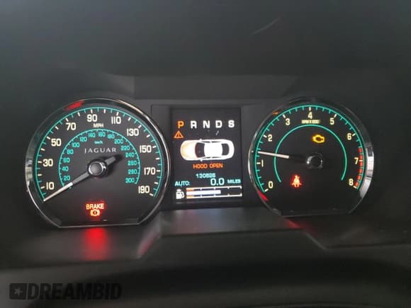 ✅ 2013 Jaguar XF RWD • VIN: SAJWA0E71D8S71834 • Lot: 82204345. Listed on Copart with 130,826 mi. Free auction sales archive from the USA and detailed vehicle history report at DreamBid. Image 9.