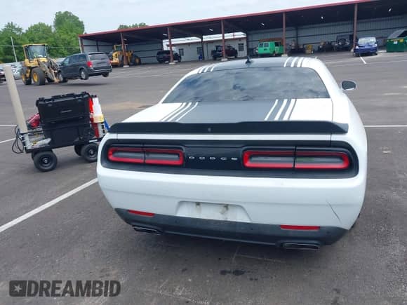 2015 Dodge Challenger R/T Plus with VIN 2C3CDZBT6FH855680, listed as a IAAI auction lot 42233944 with 141,371 mi miles and . Bid and sale history available at DreamBid. Image 16.