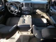 ✅ 2019 Chevrolet Silverado 1500 Custom Trail Boss • VIN: 1GCPYCEF4KZ401930 • Lot: 91459695. Wystawiony na Copart z przebiegiem 110 316 mil. Bezpłatny archiwum sprzedaży aukcyjnych z USA i szczegółowy raport historii pojazdu na DreamBid. Zdjęcie 8.