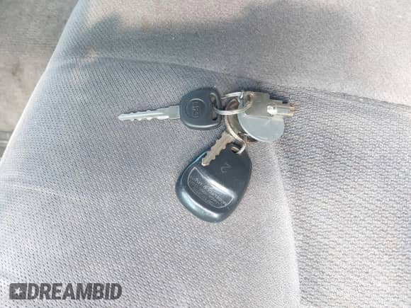 ✅ 2006 GMC Sierra 1500 SLE1 • VIN: 2GTEC13T061231132 • Lot: 42880583. Listed on IAAI with 278,022 mi. Free auction sales archive from the USA and detailed vehicle history report at DreamBid. Image 11.