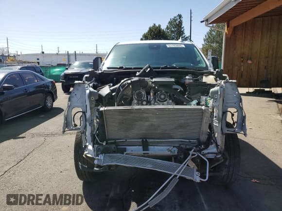 ✅ 2024 Chevrolet Silverado 2500HD • VIN: 2GC1YPEY6R1104367 • Lot: 51783695. Wystawiony na Copart z przebiegiem 59 283 mil. Bezpłatny archiwum sprzedaży aukcyjnych z USA i szczegółowy raport historii pojazdu na DreamBid. Zdjęcie 5.