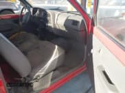 ✅ 1990 Toyota Pickup • VIN: JT4RN81R1L5056220 • Lot: 43242959. Listed on IAAI with 294,042 mi. Free auction sales archive from the USA and detailed vehicle history report at DreamBid. Image 5.