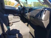 ✅ 2018 Chevrolet Silverado 1500 LT • VIN: 1GCVKREC9JZ161869 • Lot: 43439903. Wystawiony na IAAI z przebiegiem 93 644 mil. Bezpłatny archiwum sprzedaży aukcyjnych z USA i szczegółowy raport historii pojazdu na DreamBid. Zdjęcie 5.