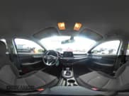 ✅ 2024 Kia Forte LXS • VIN: 3KPF24AD8RE738503 • Lot: 42774843. Wystawiony na IAAI z przebiegiem 29 673 mil. Bezpłatny archiwum sprzedaży aukcyjnych z USA i szczegółowy raport historii pojazdu na DreamBid. Zdjęcie 18.