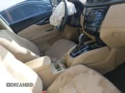 ✅ 2017 Nissan Rogue SV • VIN: KNMAT2MT6HP527944 • Лот: 43869879. Опубликован ранее на IAAI с пробегом 86 047 миль. Бесплатный доступ к архиву аукционных продаж из США и подробный отчёт об истории автомобиля на DreamBid. Изображение 5.