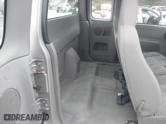 ✅ 2005 Chevrolet Colorado Z71 • VIN: 1GCDT196958180495 • Lot: 43576854. Listed on IAAI with 147,939 mi. Free auction sales archive from the USA and detailed vehicle history report at DreamBid. Image 8.