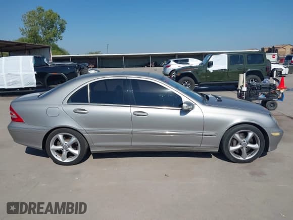 ✅ 2004 Mercedes-Benz C 230 Kompressor • VIN: WDBRF40J24A637010 • Lot: 43401043. Wystawiony na IAAI z przebiegiem 134 588 mil. Bezpłatny archiwum sprzedaży aukcyjnych z USA i szczegółowy raport historii pojazdu na DreamBid. Zdjęcie 14.