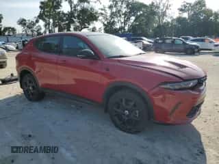 2024 Dodge Hornet GT Plus z VIN ZACNDFAN5R3A37633, wystawiony jako Copart lot #58365115 z przebiegiem 9 037 mil mil oraz Nie do naprawy • Non repairable. Historia ofert i sprzedaży dostępna na DreamBid. Obrazek 4.