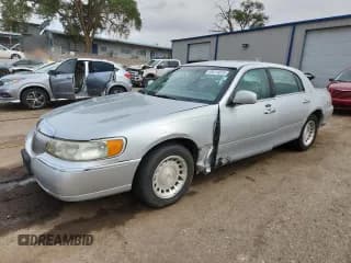 ✅ 2001 Lincoln Town Car Executive • VIN: 1LNHM81W91Y717729 • Lot: 69214635. Wystawiony na Copart z przebiegiem 115 053 mil. Bezpłatny archiwum sprzedaży aukcyjnych z USA i szczegółowy raport historii pojazdu na DreamBid. Zdjęcie 1.