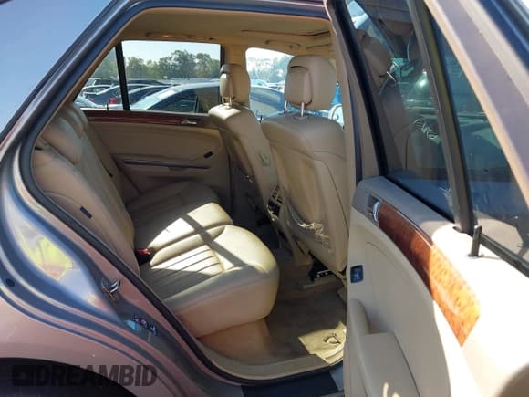 ✅ 2008 Mercedes-Benz M 350 • VIN: 4JGBB86E08A385503 • Lot: 43915414. Listed on IAAI with 146,999 mi. Free auction sales archive from the USA and detailed vehicle history report at DreamBid. Image 8.