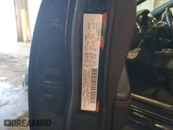 ✅ 2017 Dodge Durango R/T • VIN: 1C4SDJCT2HC725831 • Lot: 85854635. Wystawiony na Copart z przebiegiem 140 920 mil. Bezpłatny archiwum sprzedaży aukcyjnych z USA i szczegółowy raport historii pojazdu na DreamBid. Zdjęcie 14.