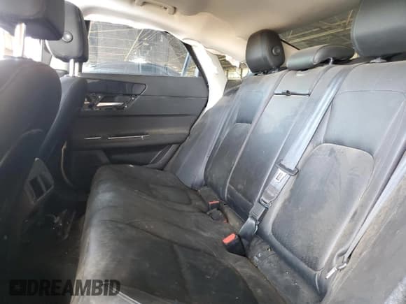 ✅ 2016 Jaguar XF 35t Prestige • VIN: SAJBE4BV2GCY06894 • Lot: 64112665. Listed on Copart with 122,137 mi. Free auction sales archive from the USA and detailed vehicle history report at DreamBid. Image 10.