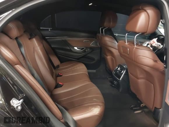 ✅ 2019 Mercedes-Benz S 560 • VIN: WDDUG8GB6KA457322 • Лот: 41579027. Опубликован ранее на IAAI с пробегом 34 312 миль. Бесплатный доступ к архиву аукционных продаж из США и подробный отчёт об истории автомобиля на DreamBid. Изображение 8.