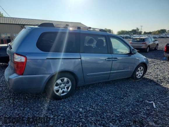 ✅ 2007 Kia Sedona LX • VIN: KNDMB233976184388 • Лот: 85269015. Опубликован ранее на Copart с пробегом 194 334 миль. Бесплатный доступ к архиву аукционных продаж из США и подробный отчёт об истории автомобиля на DreamBid. Изображение 3.
