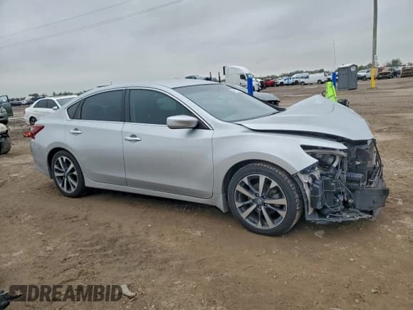 ✅ 2017 Nissan Altima SV • VIN: 1N4AL3AP9HC108111 • Lot: 94513275. Listed on Copart with 94,292 mi. Free auction sales archive from the USA and detailed vehicle history report at DreamBid. Image 4.