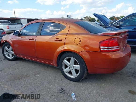 ✅ 2008 Dodge Avenger SXT • VIN: 1B3LC56R08N155347 • Lot: 43403559. Wystawiony na IAAI z przebiegiem 190 891 mil. Bezpłatny archiwum sprzedaży aukcyjnych z USA i szczegółowy raport historii pojazdu na DreamBid. Zdjęcie 3.