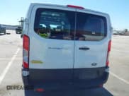 ✅ 2019 Ford Transit • VIN: 1FTYR2YM2KKA85216 • Lot: 42207747. Wystawiony na IAAI z przebiegiem 106 304 mil. Bezpłatny archiwum sprzedaży aukcyjnych z USA i szczegółowy raport historii pojazdu na DreamBid. Zdjęcie 17.