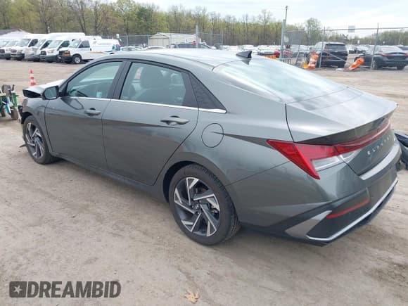 ✅ 2024 Hyundai Elantra Limited • VIN: KMHLP4DG8RU804328 • Lot: 42009743. Listed on IAAI with 4,633 mi. Free auction sales archive from the USA and detailed vehicle history report at DreamBid. Image 3.