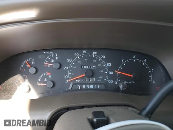 ✅ 2000 Ford Excursion Limited • VIN: 1FMNU42S6YED19493 • Лот: 60315735. Опубликован ранее на Copart с пробегом 180 337 миль. Бесплатный доступ к архиву аукционных продаж из США и подробный отчёт об истории автомобиля на DreamBid. Изображение 9.