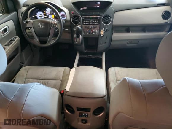 ✅ 2012 Honda Pilot LX • VIN: 5FNYF4H2XCB039506 • Lot: 86222915. Listed on Copart with 260,962 mi. Free auction sales archive from the USA and detailed vehicle history report at DreamBid. Image 8.