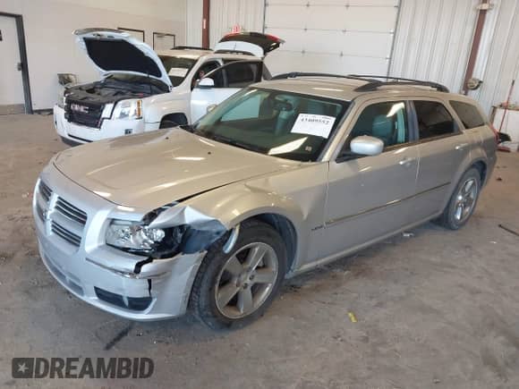 2008 Dodge Magnum R/T с VIN 2D8GV57238H246098, выставлен на аукционе IAAI как лот 43409552 с пробегом 123 704 миль миль и . История ставок и продаж доступна на DreamBid. Изображение 2.