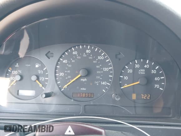 ✅ 2004 Mercedes-Benz M 500 • VIN: 4JGAB75E24A460171 • Lot: 42428526. Wystawiony na IAAI z przebiegiem 178 996 mil. Bezpłatny archiwum sprzedaży aukcyjnych z USA i szczegółowy raport historii pojazdu na DreamBid. Zdjęcie 7.