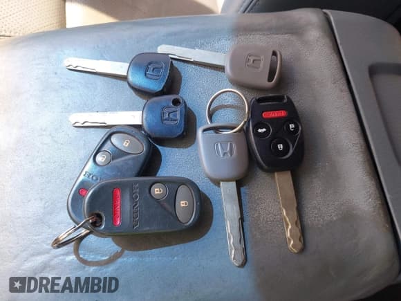 ✅ 2003 Honda Pilot EX • VIN: 2HKYF18583H537259 • Lot: 42170726. Listed on IAAI with 319,752 mi. Free auction sales archive from the USA and detailed vehicle history report at DreamBid. Image 11.