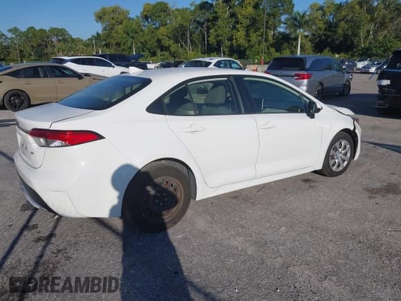 ✅ 2020 Toyota Corolla LE • VIN: JTDEPRAE8LJ073194 • Лот: 43711944. Опубликован ранее на IAAI с пробегом 78 019 миль. Бесплатный доступ к архиву аукционных продаж из США и подробный отчёт об истории автомобиля на DreamBid. Изображение 4.