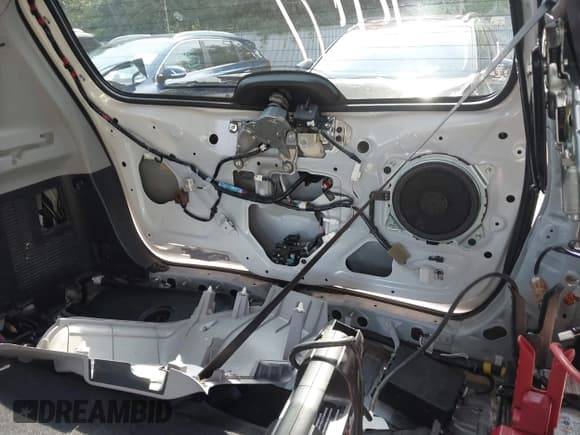 ✅ 2013 Toyota Highlander Limited • VIN: JTEDC3EH9D2013733 • Lot: 42861471. Listed on IAAI with Not provided. Free auction sales archive from the USA and detailed vehicle history report at DreamBid. Image 19.