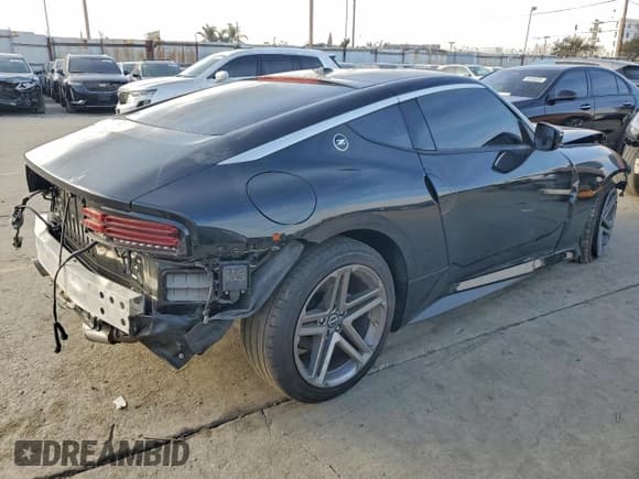 ✅ 2025 Nissan Z Sport • VIN: JN1BZ4AH7SM411341 • Лот: 95529625. Опубликован ранее на Copart с пробегом 4 109 миль. Бесплатный доступ к архиву аукционных продаж из США и подробный отчёт об истории автомобиля на DreamBid. Изображение 3.