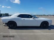 ✅ 2017 Dodge Challenger SXT • VIN: 2C3CDZAG5HH640055 • Lot: 43592589. Wystawiony na IAAI z przebiegiem 127 512 mil. Bezpłatny archiwum sprzedaży aukcyjnych z USA i szczegółowy raport historii pojazdu na DreamBid. Zdjęcie 14.