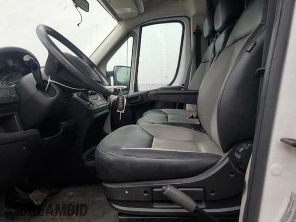 ✅ 2015 Ram ProMaster Cargo • VIN: 3C6TRVCG3FE512402 • Lot: 56626795. Wystawiony na Copart z przebiegiem 167 928 mil. Bezpłatny archiwum sprzedaży aukcyjnych z USA i szczegółowy raport historii pojazdu na DreamBid. Zdjęcie 7.