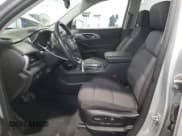 ✅ 2018 Chevrolet Traverse LT Cloth • VIN: 1GNERGKW5JJ180648 • Lot: 90367055. Listed on Copart with 120,469 mi. Free auction sales archive from the USA and detailed vehicle history report at DreamBid. Image 7.