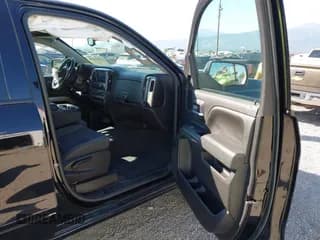 ✅ 2019 Chevrolet Silverado 1500 LT • VIN: 2GCVKPEC5K1241085 • Lot: 43043450. Wystawiony na IAAI z przebiegiem 73 820 mil. Bezpłatny archiwum sprzedaży aukcyjnych z USA i szczegółowy raport historii pojazdu na DreamBid. Zdjęcie 5.