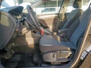 ✅ 2016 Volkswagen Golf SE • VIN: WVWKP7AU4GW913009 • Lot: 64078675. Wystawiony na Copart z przebiegiem 69 809 mil. Bezpłatny archiwum sprzedaży aukcyjnych z USA i szczegółowy raport historii pojazdu na DreamBid. Zdjęcie 7.