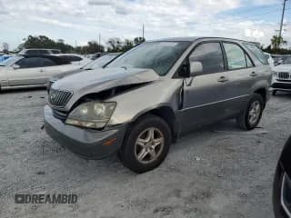 ✅ 2000 Lexus RX 300 • VIN: JT6GF10U3Y0063439 • Лот: 84723915. Опубликован ранее на Copart с пробегом 179 905 миль. Бесплатный доступ к архиву аукционных продаж из США и подробный отчёт об истории автомобиля на DreamBid. Изображение 1.