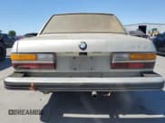 ✅ 1986 BMW 5 Series • VIN: WBADK7300G9652328 • Lot: 63927215. Wystawiony na Copart z przebiegiem 169 552 mil. Bezpłatny archiwum sprzedaży aukcyjnych z USA i szczegółowy raport historii pojazdu na DreamBid. Zdjęcie 6.