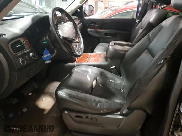 ✅ 2013 Chevrolet Suburban LTZ • VIN: 1GNSKKE7XDR105805 • Lot: 70019724. Wystawiony na Copart z przebiegiem Nie podano. Bezpłatny archiwum sprzedaży aukcyjnych z USA i szczegółowy raport historii pojazdu na DreamBid. Zdjęcie 7.