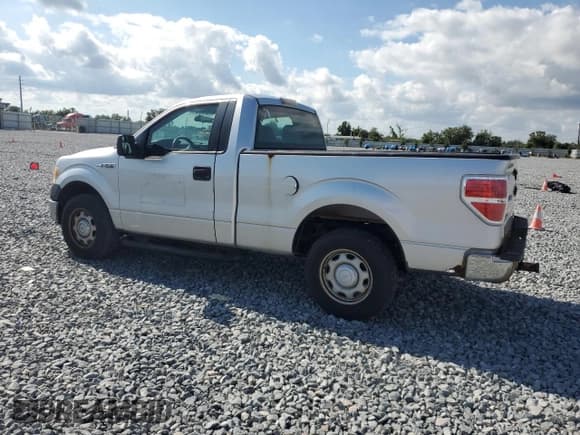 ✅ 2011 Ford F-150 XL • VIN: 1FTMF1CM4BFC45582 • Lot: 53263245. Listed on Copart with 145,250 mi. Free auction sales archive from the USA and detailed vehicle history report at DreamBid. Image 2.