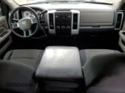 ✅ 2009 Dodge 1500 SLT • VIN: 1D3HV18T49S714098 • Lot: 63836944. Wystawiony na Copart z przebiegiem 150 096 mil. Bezpłatny archiwum sprzedaży aukcyjnych z USA i szczegółowy raport historii pojazdu na DreamBid. Zdjęcie 8.