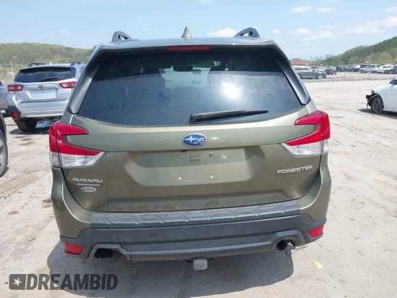 ✅ 2022 Subaru Forester Limited • VIN: JF2SKAPC5NH440315 • Lot: 42136308. Listed on IAAI with 33,539 mi. Free auction sales archive from the USA and detailed vehicle history report at DreamBid. Image 16.