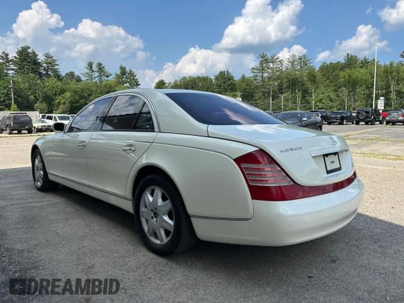 ✅ 2006 Maybach 57 • VIN: WDBVF78J36A001526 • Lot: 65276455. Wystawiony na Copart z przebiegiem 57 001 mil. Bezpłatny archiwum sprzedaży aukcyjnych z USA i szczegółowy raport historii pojazdu na DreamBid. Zdjęcie 2.