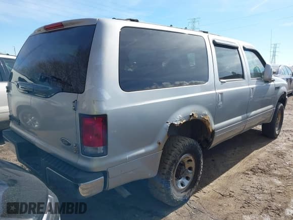 ✅ 2001 Ford Excursion XLT • VIN: 1FMNU41S41EC12353 • Lot: 41573845. Listed on IAAI with 198,777 mi. Free auction sales archive from the USA and detailed vehicle history report at DreamBid. Image 4.