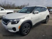 ✅ 2021 Kia Seltos LX • VIN: KNDEPCAA5M7167736 • Лот: 90015385. Опубликован ранее на Copart с пробегом 32 953 миль. Бесплатный доступ к архиву аукционных продаж из США и подробный отчёт об истории автомобиля на DreamBid. Изображение 1.