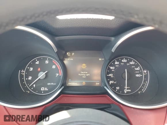 ✅ 2020 Alfa Romeo Stelvio • VIN: ZASPAJAN5L7C94672 • Lot: 49097535. Wystawiony na Copart z przebiegiem 64 009 mil. Bezpłatny archiwum sprzedaży aukcyjnych z USA i szczegółowy raport historii pojazdu na DreamBid. Zdjęcie 9.