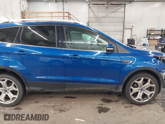 ✅ 2019 Ford Escape Titanium • VIN: 1FMCU9J93KUA16820 • Lot: 43506252. Wystawiony na IAAI z przebiegiem 68 916 mil. Bezpłatny archiwum sprzedaży aukcyjnych z USA i szczegółowy raport historii pojazdu na DreamBid. Zdjęcie 14.