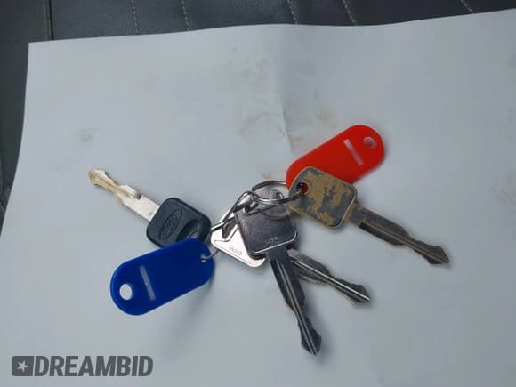 ✅ 2012 Ford Econoline Passenger XL • VIN: 1FBNE3BL3CDA16422 • Lot: 41631494. Wystawiony na IAAI z przebiegiem 227 484 mil. Bezpłatny archiwum sprzedaży aukcyjnych z USA i szczegółowy raport historii pojazdu na DreamBid. Zdjęcie 11.